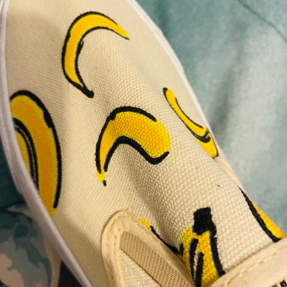 Restricted shoes - Picture 4 of 5